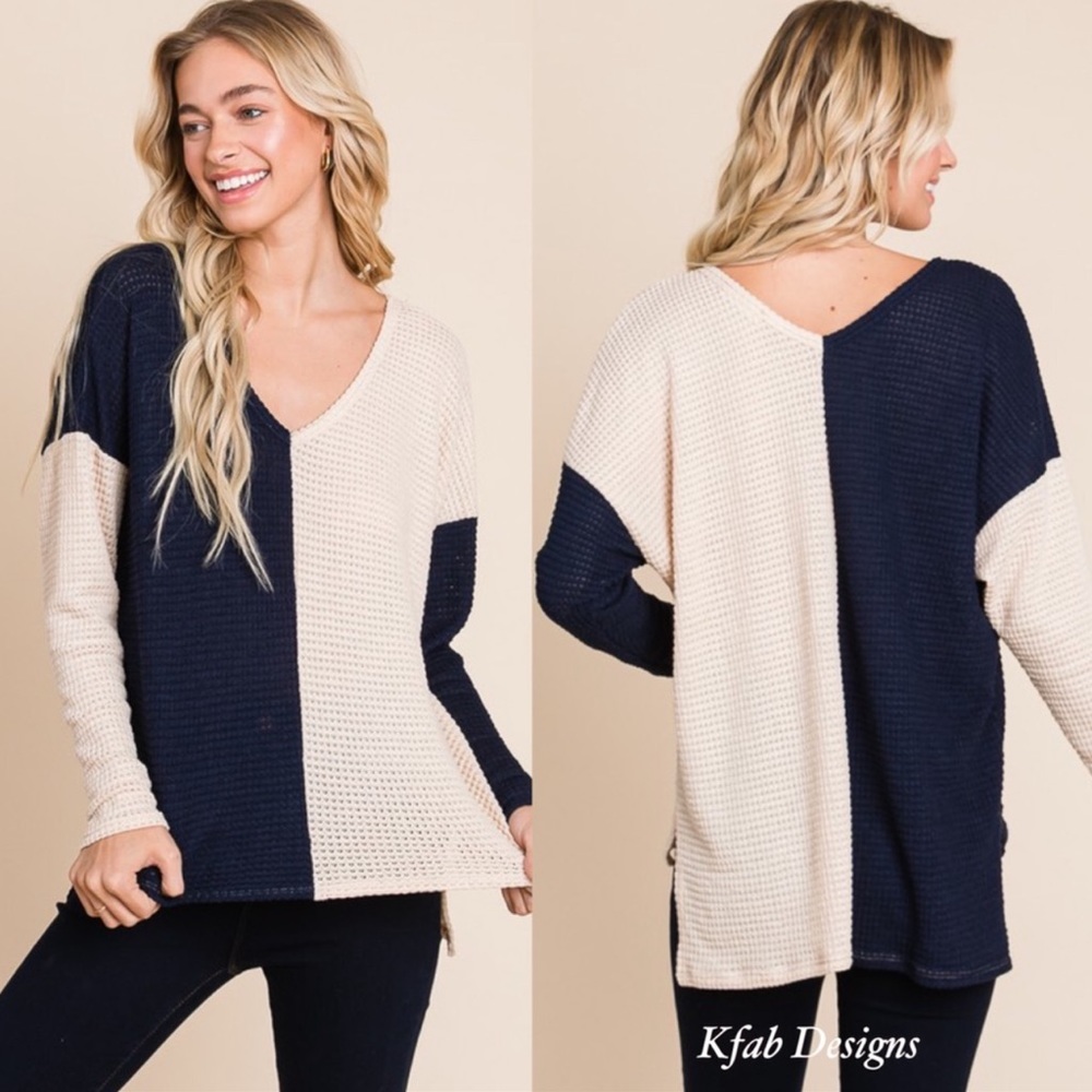 B29B💙🤍Elegant color block v-neck in darkest sapphire+cream perfect4desk2date!